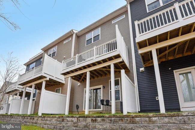 Building Photo - 1306 Hawk Hollow Dr