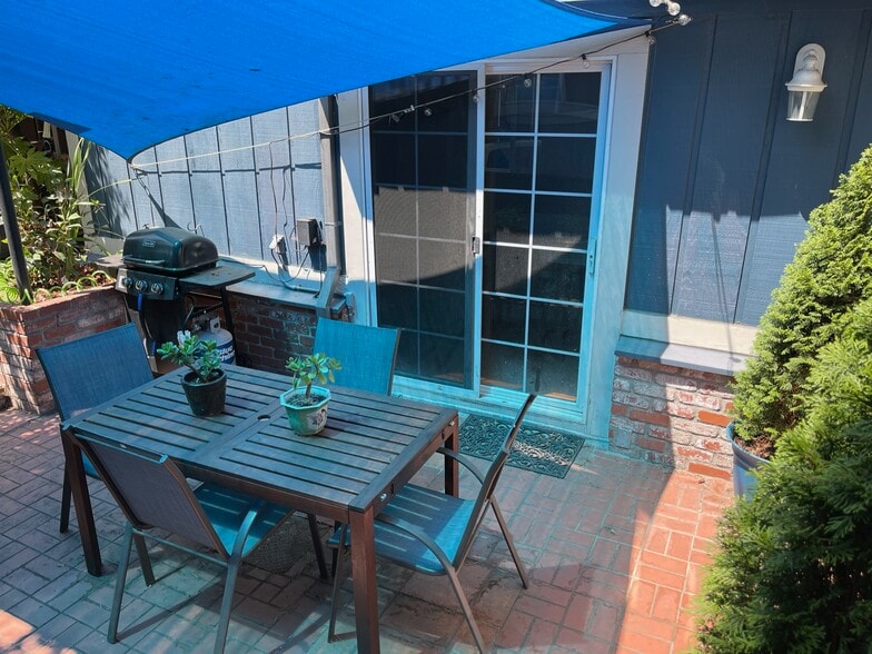 Private Patio with furniture and BBQ - 1524 Pacific Ave