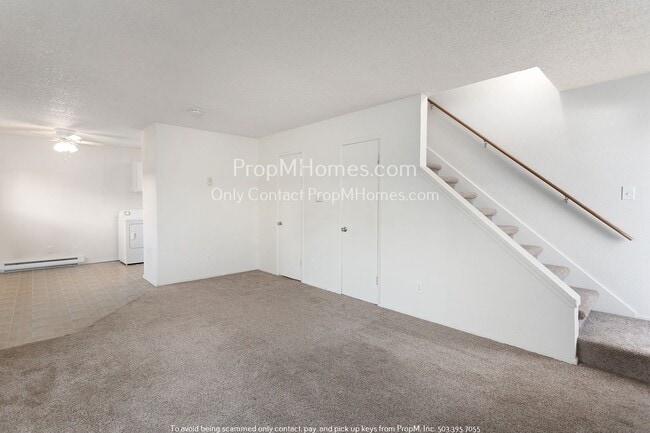 Building Photo - Charming Four-Plex In Foster-Powell!