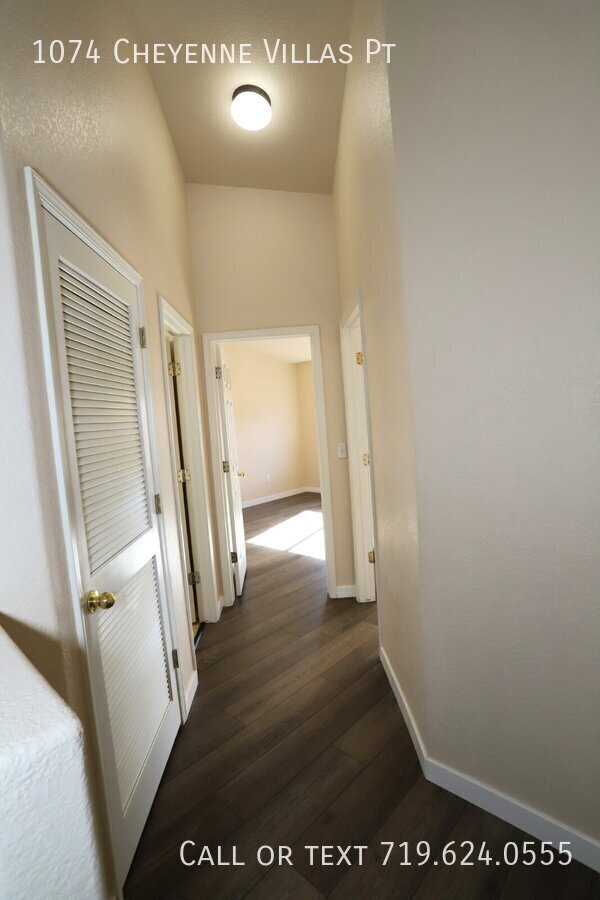 Building Photo - 1074 Cheyenne Villas Point