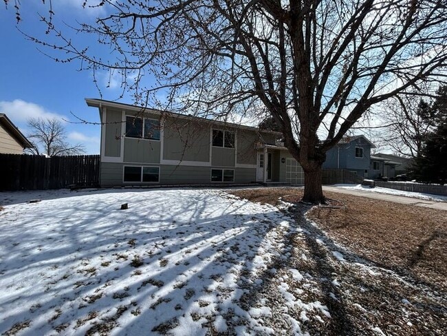 Building Photo - 6615 Brook Forest Dr