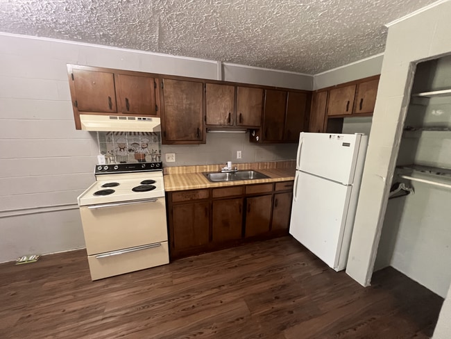 Building Photo - 1 bed 1 bath $750 per month Coming Soon