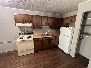 Building Photo - 1 bed 1 bath $750 per month Coming Soon