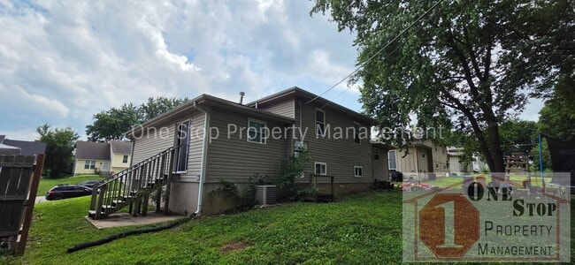 Building Photo - Spacious 3 Bedroom, 1 Bathroom Duplex for Rent in Independence, Missouri