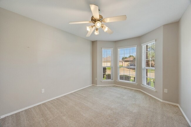 Building Photo - 2271 Fieldcrest Dr