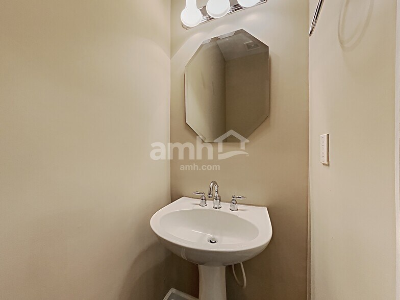 Building Photo - 3436 Archgate Ct