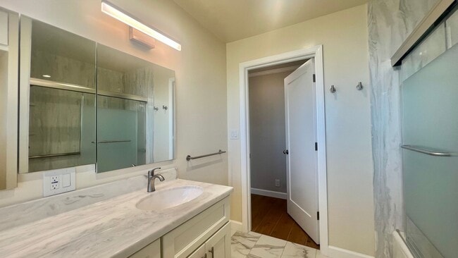 Building Photo - Modern Style and Sophistication, 1-Bed, 1-Bath Living at Hillside in Albany
