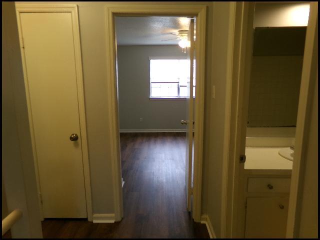 Building Photo - 1805 Sanford Dr