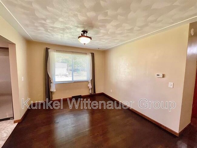 Building Photo - 2249 Wendy Way Dr