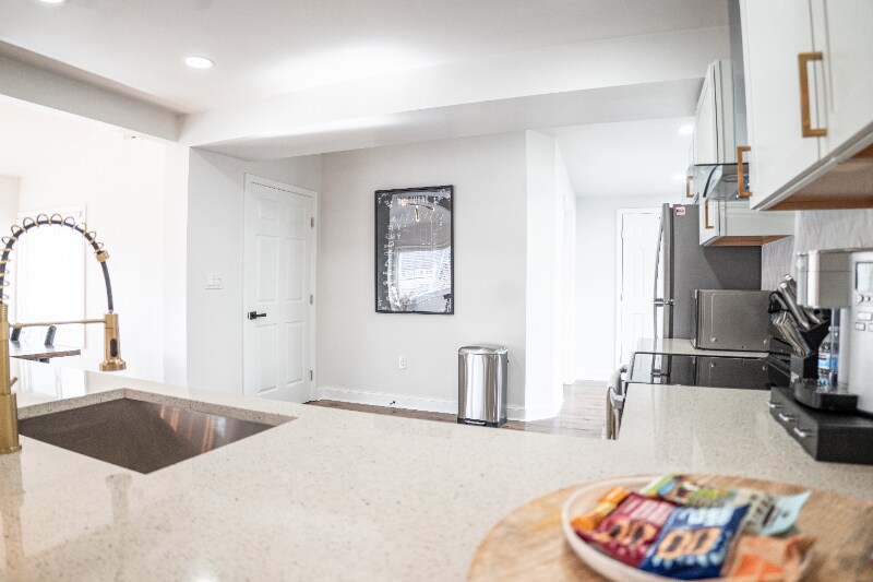 Building Photo - 3720 Taft Ave