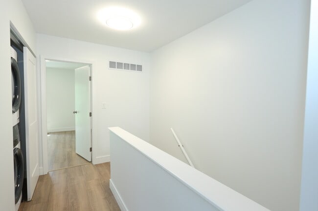 Building Photo - 151 E Palatine Rd