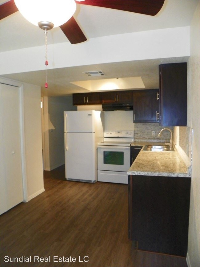 Building Photo - 65-65 N May