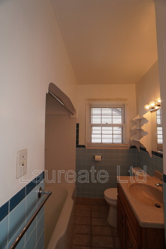 Building Photo - 2425 S Humboldt St