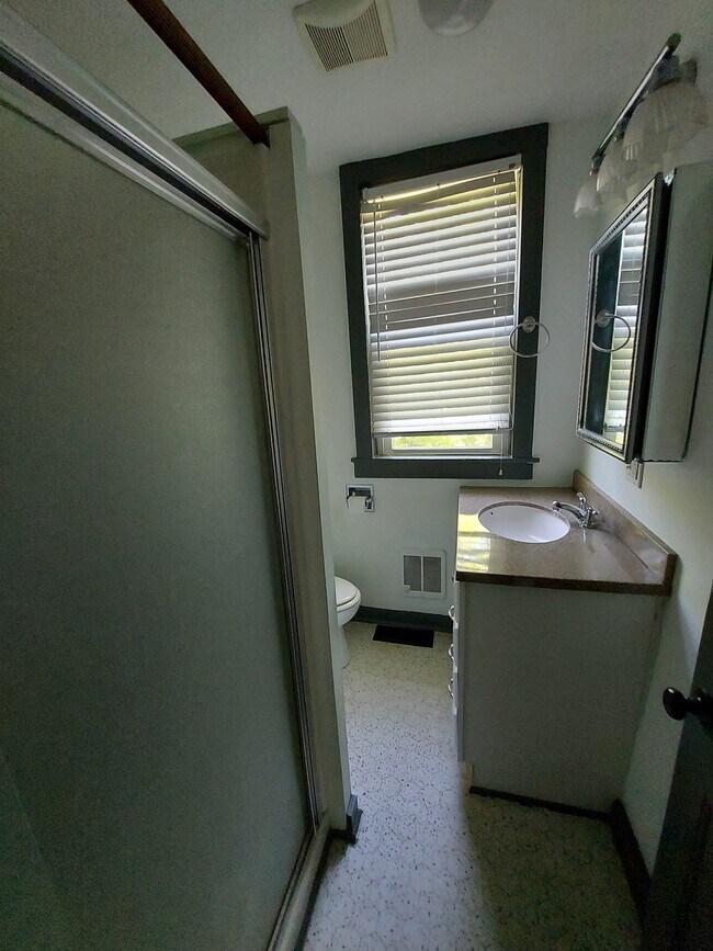 Building Photo - 3805 Lamar St