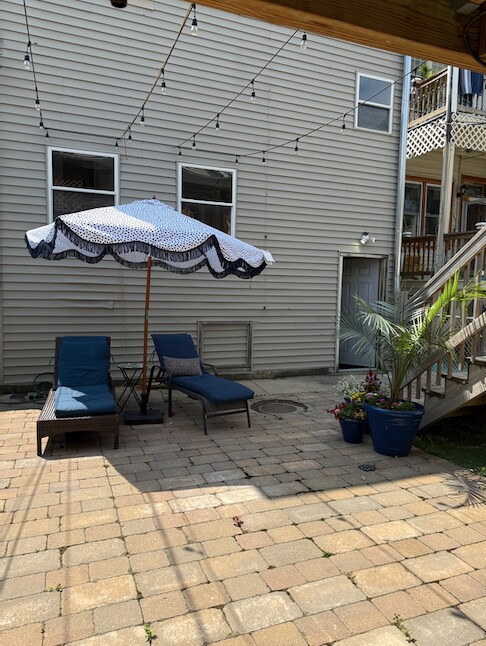 Patio - 2019 N Sawyer Ave