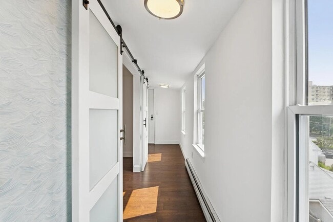 Building Photo - 13 Atlantic St