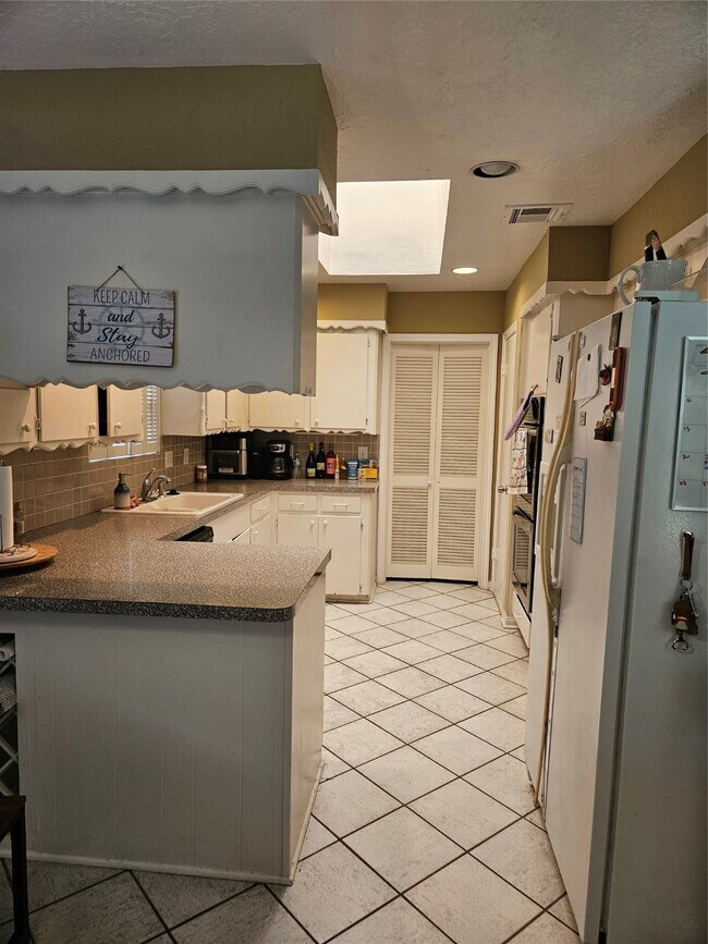 Building Photo - 9231 Stroud Dr