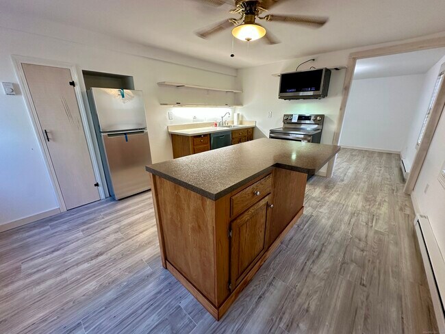 Building Photo - 248 Killingworth Turnpike