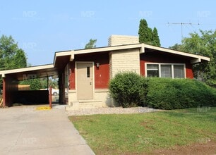 Building Photo - Three Bedroom Duplex Close to CSU!