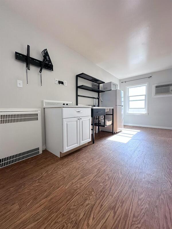 Building Photo - 116 N Tremont St