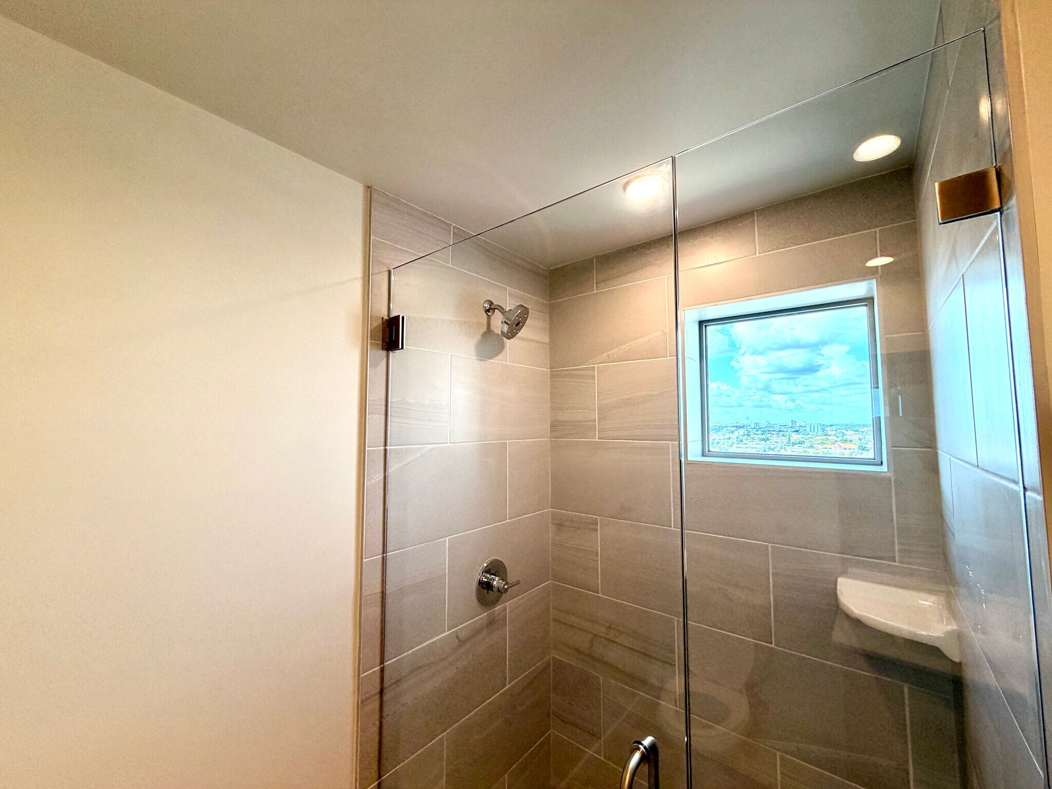 Building Photo - 452 SW 2nd St