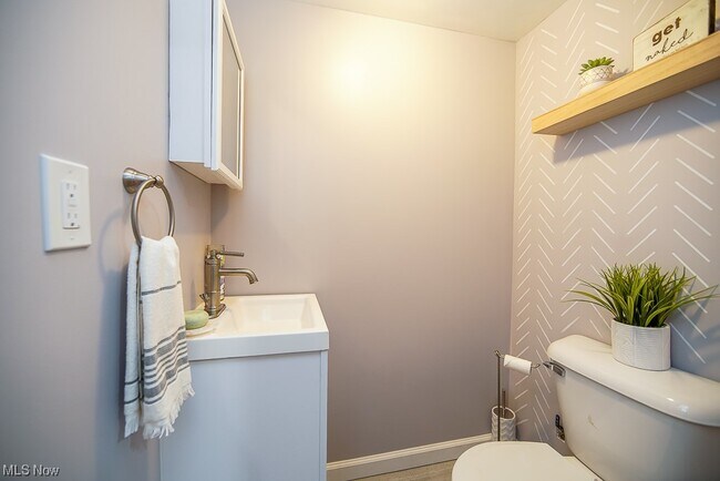 Building Photo - 6514 Bonroi Dr