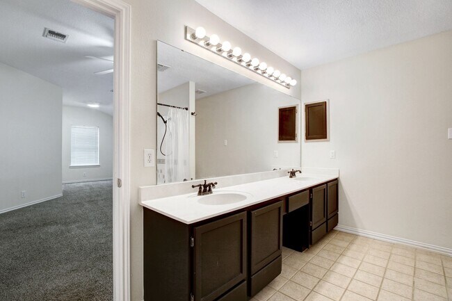 Building Photo - ***APPLICATION CURRENTLY UNDER REVIEW***MO...