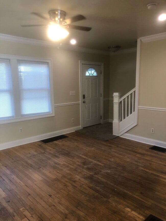 Building Photo - 234 N Summit St