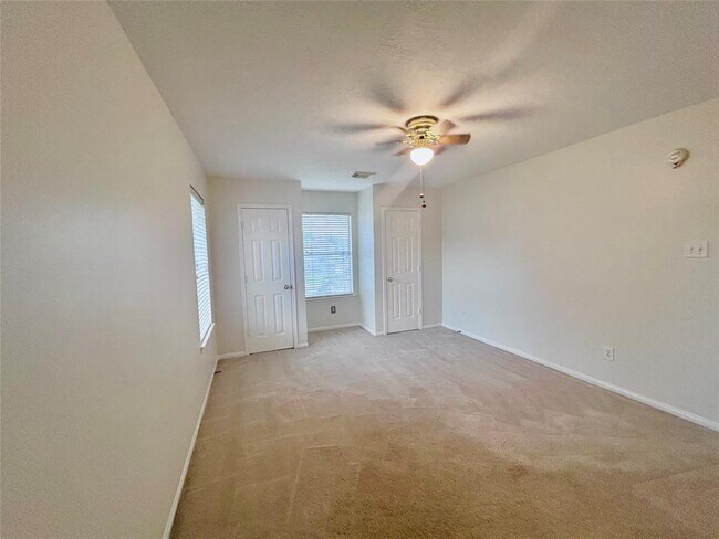 Building Photo - 2519 Silver Meadow Dr
