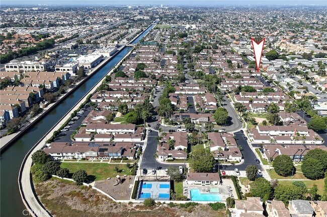 Building Photo - 8231 Deerfield Dr