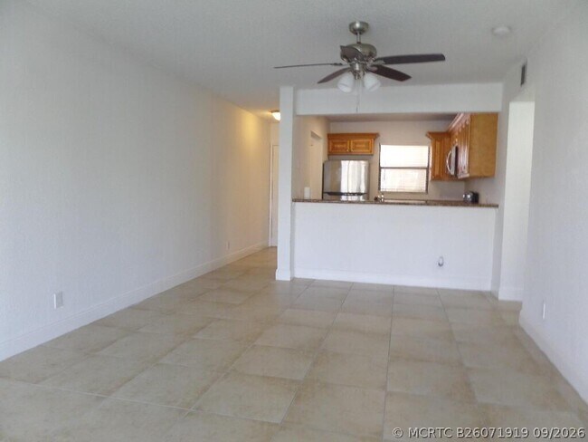 Building Photo - 1523 Lake Crystal Dr