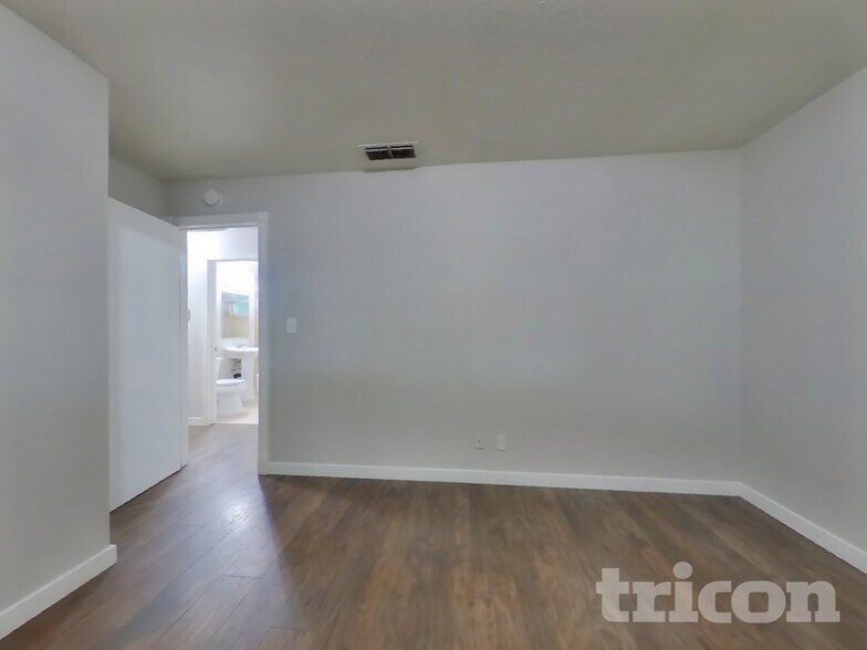 Building Photo - 6900 Coronation Ct