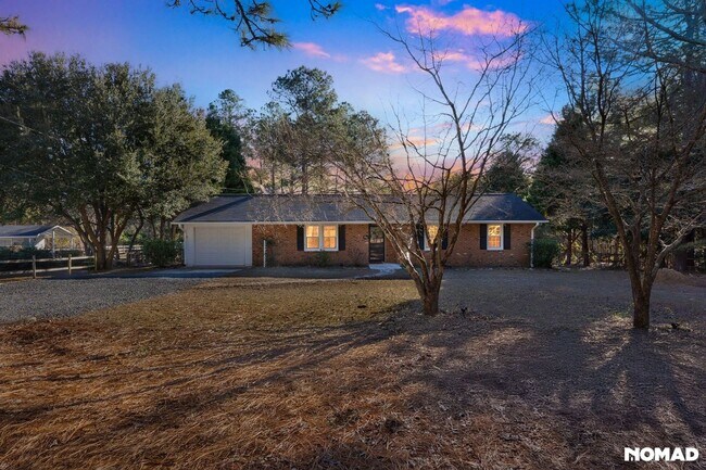 Building Photo - 215 N Pine St