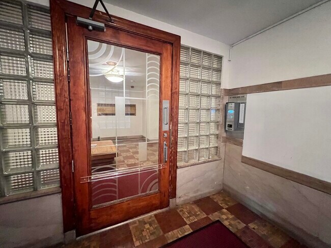 Building Photo - 36 Highland Ave