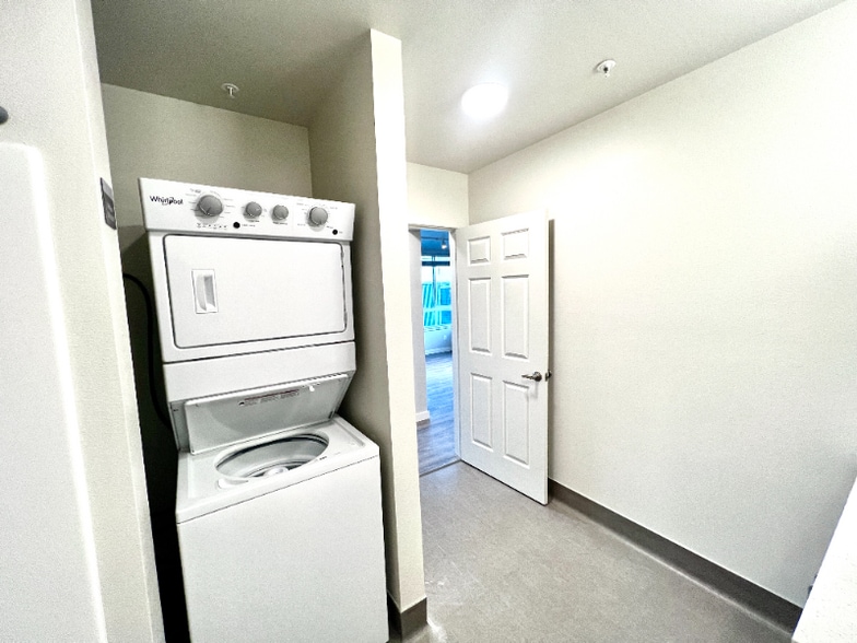 Building Photo - 2330 Yakima Ct