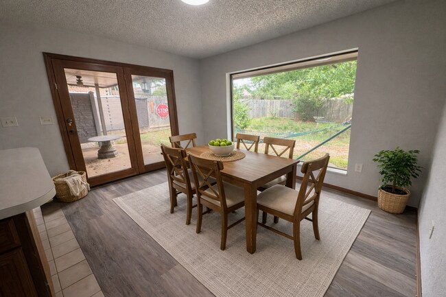 Building Photo - 325 E Parkland Dr