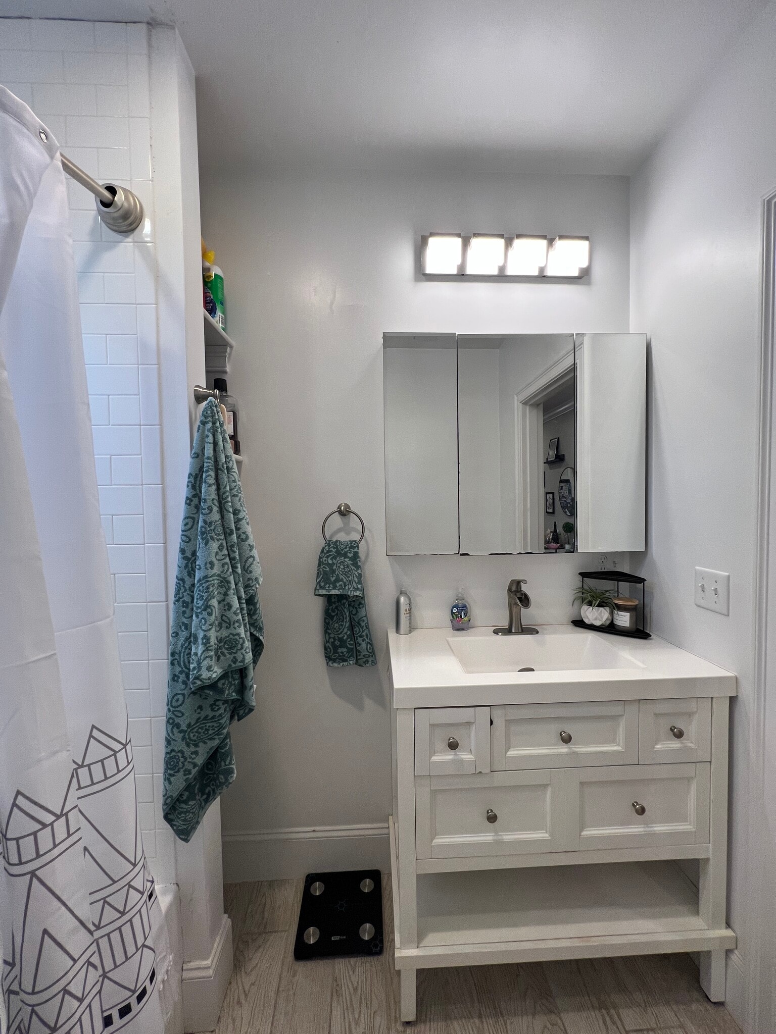 Building Photo - 118 Holland St