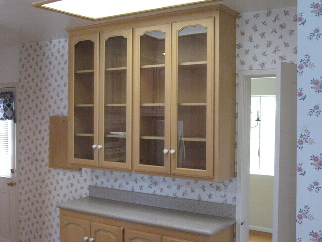 More Kitchen cabinets and storage space - 3121 W Wyoming Ave