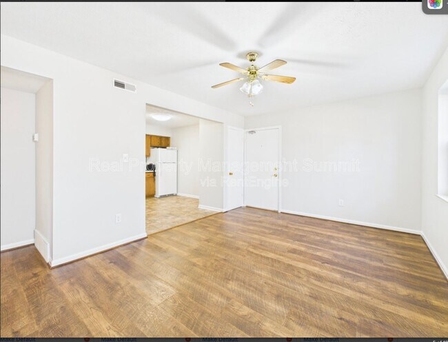 Interior Photo - 2407 Bare St.