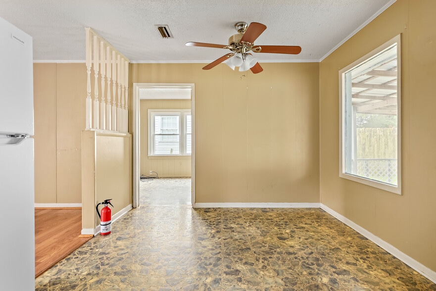 Building Photo - 223 Fair Ave