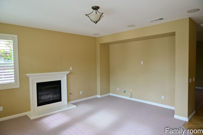 Building Photo - 1167 Vista Pointe Blvd