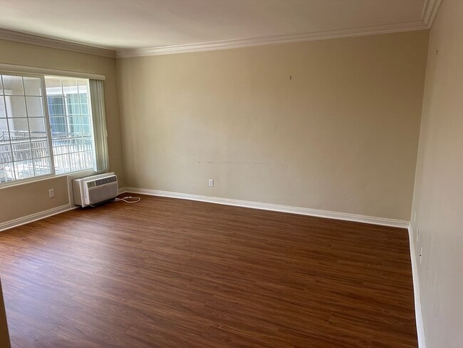 Building Photo - 1 Bedroom for Rent in Normal Heights!