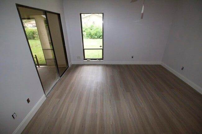 Building Photo - 3797 Park Lane Villas Rd