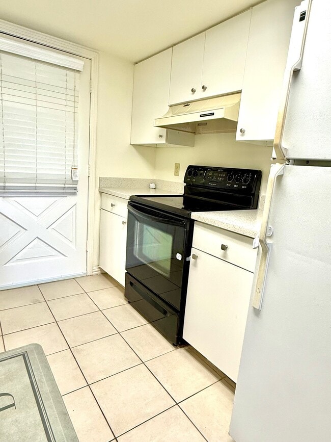 Building Photo - 12633 Memorial Dr