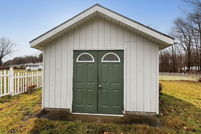 Building Photo - 2 Bedroom 2 Bath Home on Lake Delta For Rent!