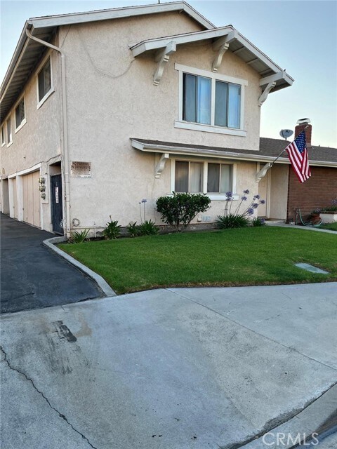 Building Photo - 318 Wilma Cir