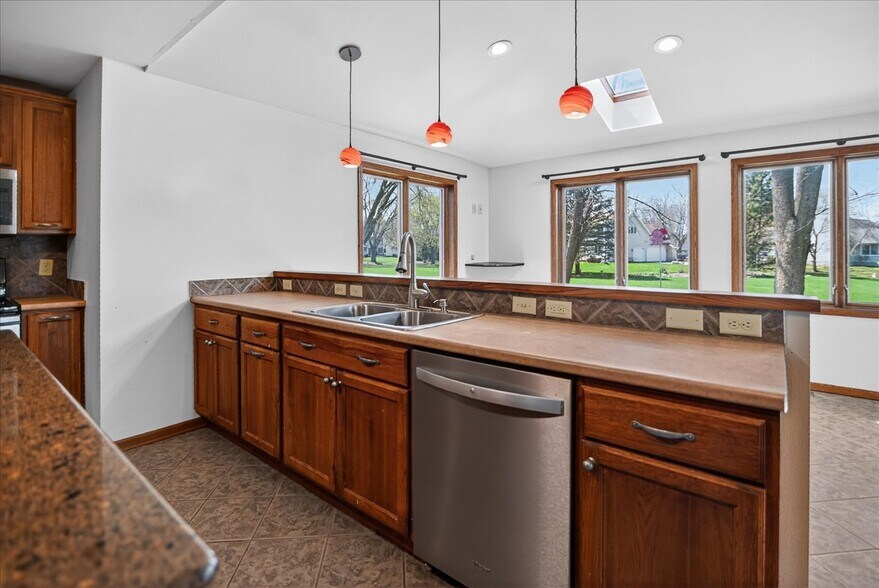 Building Photo - 1014 N Westfield Rd