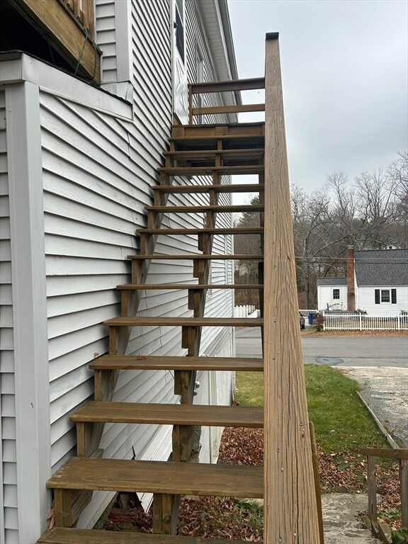 Building Photo - 31 Wellington St