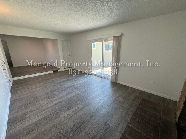 Building Photo - Beautifully Updated 3-Bedroom Home with Sp...