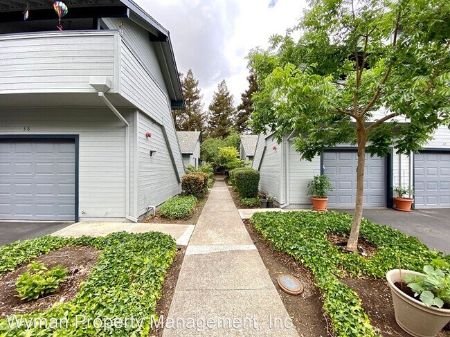 Building Photo - 1 br, 1 bath House - 37 Village Parkway